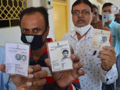 From August everyone's voter card will be linked with Aadhaar | ऑगस्टपासून प्रत्येकाचे मतदार कार्ड आधारशी लिंक करणार