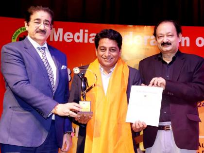 Nikhil Wagh honored with the Best Rising Communicator of the Year award | निखिल वाघ यांचा बेस्ट रायझिंग कम्युनिकेटर ऑफ द इयर पुरस्काराने सन्मान