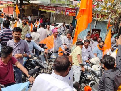 Call for ban by cycling; Maratha youth also supported in the city | दुचाकीवर फिरुन बंदचे आवाहन; नगरमध्ये मराठा तरुणांचे असेही समर्थन