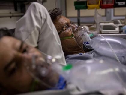 Oxygen deficiency kills 33 patients in the country | ऑक्सिजन तुटवड्यामुळे ३३ रुग्णांचा मृत्यू , नातेवाईकांची रुग्णालयात तोडफोड