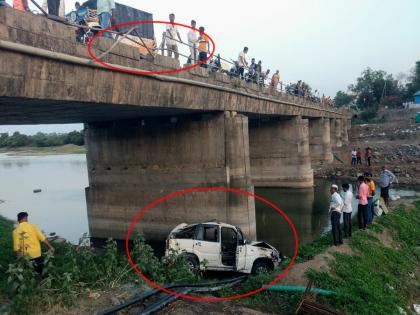 directly into the water from the Scorpio bridge in the Ghodandi vessel; Fate read as Balvattar in pune accidetn | स्कॉर्पिओ, पुलावरुन थेट घोडनदी पात्रात कोसळली; नशिब बलवत्तर म्हणून वाचले