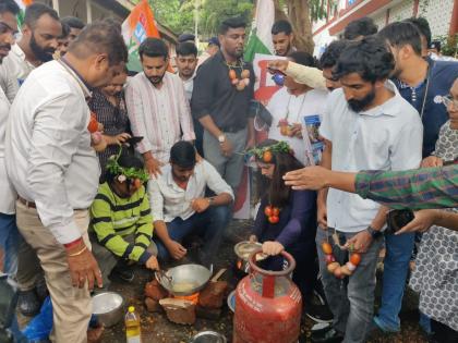 Against inflation, unemployment, Youth Congress attacked the Chief Minister's residence in goa | महागाई, बेरोजगारीविरोधात युवक कॉंग्रेसची मुख्यमंत्र्यांच्या निवासस्थानावर धडक