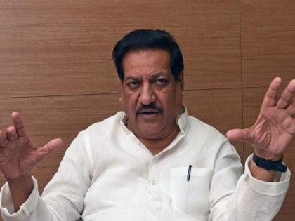 Reinstating the old government is not feasible, Chavan told 'Politics' on supreme court verdict | जुनं सरकार प्रस्थापित करणं व्यवहार्य नाही, चव्हाणांनी सांगितलं राज'कारण'