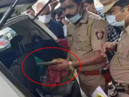 A pistol in Karuna Sharma's car; Excitement in Parli, video viral | करुणा शर्मांच्या गाडीत पिस्तूल ठेवतानाचा व्हिडिओ व्हायरल, एकच खळबळ