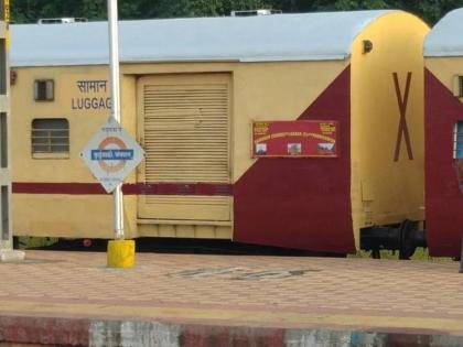 Pandharpur-Dadar Express will now stop at Bhigwan station | पंढरपूर-दादर एक्सप्रेसला आता भिगवण स्थानकावर थांबणार