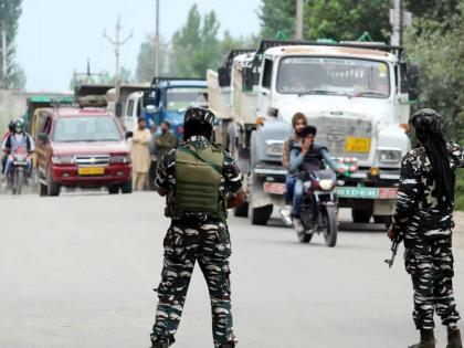 4 including 2 captains martyred while fighting with terrorists for 9 hours | अतिरेक्यांशी ९ तास लढताना २ कॅप्टनसह चौघांना वीरमरण