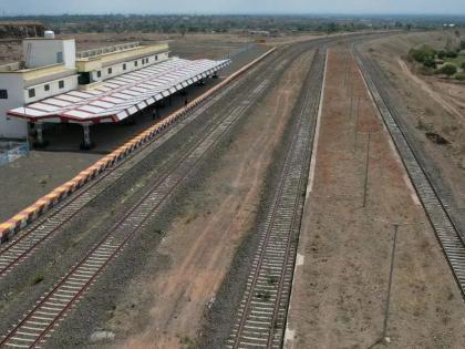 66 km work of Ahmednagar-Beed-Parli railway line completed | अहमदनगर-बीड-परळी रेल्वेमार्गाचे ६६ किलोमीटरचे काम पूर्ण