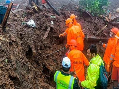 Heavy rain, fog and stench; The death toll in the accident has risen to 22 irshalwadi | मुसळधार पाऊस, धुके आणि दुर्गंधी; दुर्घटनेतील मृतांची संख्या २२ वर