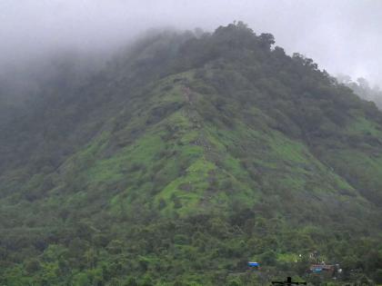 If there is a mountain; But if there is no wadi, the trekkers going to Irshalgad also lost their rights | डोंगर तर असेल; पण वाडी नसेल, ईर्शाळगडाच्या ट्रेकर्संनेही गमावली हक्काची माणसं