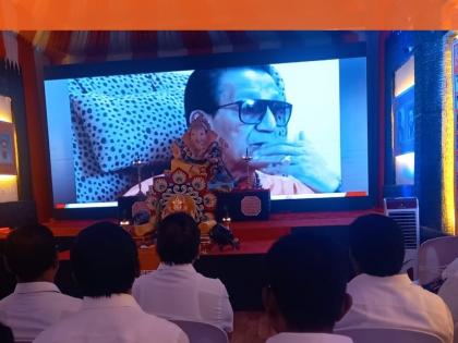 The political scene in Thane is under discussion, who is the real Shiv Sena? Eknath Shinde and uddhav Thackeray | राजकीय 'देखावा' चर्चेत, खरी शिवसेना कोणाची सांगताना ठाकरेंवरच हल्लाबोल