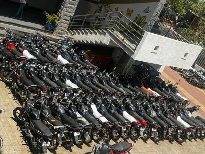 Thieves seize 51 stolen motorcycles with duplicate keys in sangamner ahmednagar | चोरट्यांनी डुप्लिकेट चावीने चोरलेल्या ५१ मोटारसायकली हस्तगत