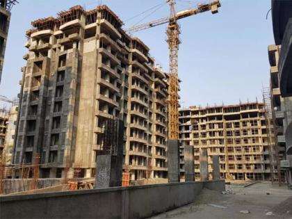 A sword hangs over 308 housing projects in the state | राज्यातील ३०८ गृहनिर्माण प्रकल्पांवर टांगती तलवार