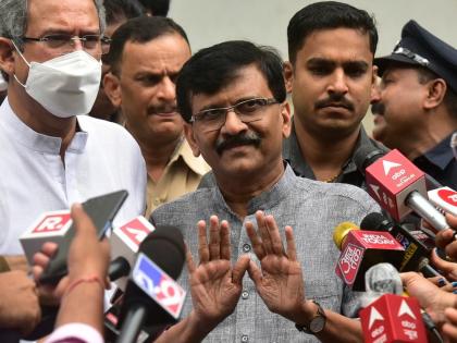 The ouster of Sanjay Raut from the post of parliamentary leader of Shiv Sena, given the responsibility to gajanan kirtikar | शिवसेनेच्या संसदीय नेतेपदावरुन संजय राऊतांना हटवलं, 'या' ज्येष्ठ नेत्याकडे जबाबदारी