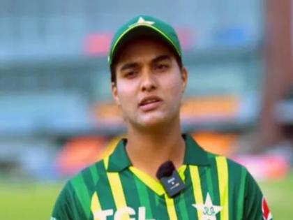 18-year-old Ayesha naseem bids farewell to cricket for Islam | इस्लामसाठी १८ वर्षीय आयशाचा क्रिकेटला अलविदा