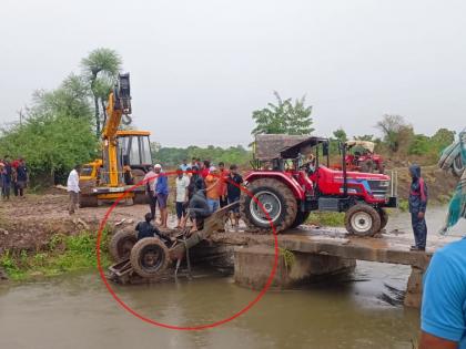 Terrible accident... 4 women drowned after tractor trolley fell into canal of satara | भीषण दुर्घटना... ट्रॅक्टर ट्राॅली कॅनाॅलमध्ये कोसळून ४ महिलांचा बुडून मृत्यू