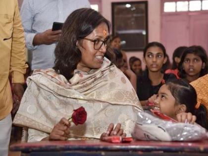 School will start from August 17 in maharashtra, but; Education Minister varsha gaikwad's big announcement | 17 ऑगस्टपासून शाळा सुरू होणार, पण; शिक्षणमंत्र्यांची मोठी घोषणा