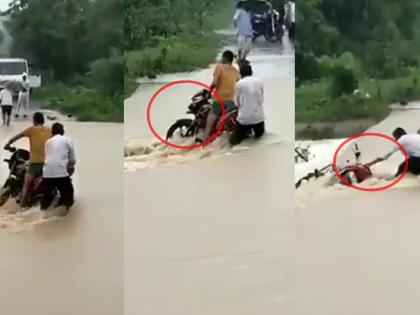 Maharashtra Flood : The young man drowned while trying to save his friend's car, the video went viral | Maharashtra Flood : मित्राची गाडी वाचवण्याच्या नादात युवक बुडाला, व्हिडिओ झाला व्हायरल