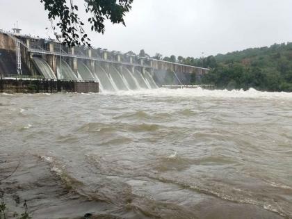 Water will be released from Warana Dam; Great rise in water level | वारणा धरणातून पाणी सोडणार; प्रशासनाकडून सतर्कतेचा इशारा