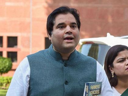 Everything is being sold in the name of privatization, Varun Gandhi's target on the government | 'खासगीकरणाच्या नावानं सगळं विकलं चाललंय, कोट्यवधींच्या नोकऱ्या धोक्यात'