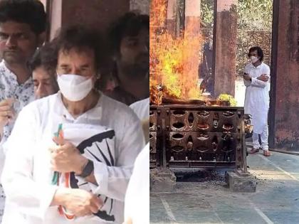 Zakir Hussain: Zakir Hussain got emotional near Pandit Sharma's cheetah, hugged the tricolor chest | Zakir Hussain: पंडित शर्मांच्या चितेजवळ भावूक झाले उस्ताद झाकीर हुसैन, तिरंगा छातीशी कवटाळला