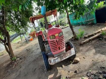 Dispute between two groups due to putting sugar in diesel tank of tractor in buldhana | ट्रॅक्टरच्या डिझेल टाकीत साखर टाकल्याने दोन गटात वाद, 11 जणांविरुद्ध गुन्हा