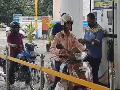 Crime of inciting suicide by giving petrol without helmet! | विनाहेल्मेट पेट्रोल दिल्यास आत्महत्येस प्रवृत्त केल्याचा गुन्हा!