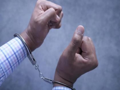 Assistant Labor Commissioner arrested red-handed by 'CBI' for accepting bribe of 30,000 | सहायक कामगार आयुक्तांना ३० हजारांची लाच घेताना ‘सीबीआय’कडून रंगेहाथ अटक