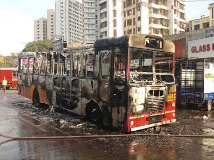 297 buses of BEST are insufficient, plight of Mumbaikars | आगी बसना, झळ प्रवाशांना; बेस्टच्या २९७ बस ठरताहेत अपुऱ्या, मुंबईकरांचे हाल