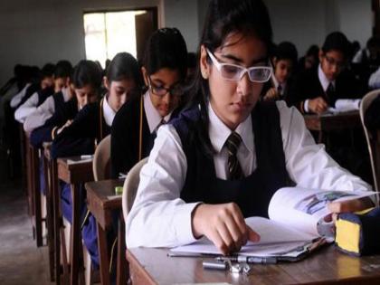 CBSE चा नवा अल्टीमेटम..! आता सहावीच्या वर्गापासून शिकावी लागणार तिसरी भाषा; काय आहे R3 नियम? - Marathi News | CBSE new ultimatum..! Now a third language will have to be learned from class 6; What is the R3 rule? | Latest education News at Lokmat.com