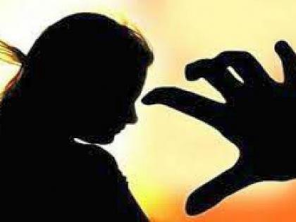 man physically abused married woman and threat to viral video | विवाहितेवर अत्याचार करीत बनविला व्हिडीओ; व्हायरल करण्याची दिली धमकी