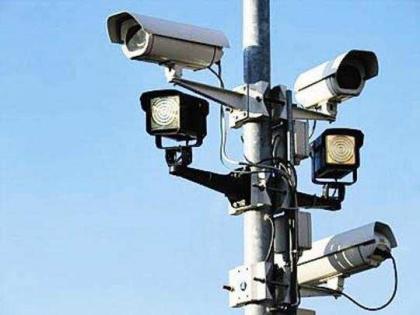 Big news; 146 cameras will keep an eye on 22 major intersections in Solapur | मोठी बातमी; सोलापुरातील प्रमुख २२ चौकांवर १४६ कॅमेऱ्यांची राहणार नजर