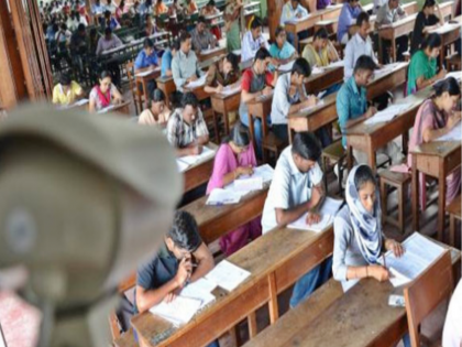 Students, stop copying in SSC-HSC exam; Filming of English, Maths Papers | विद्यार्थ्यांनो, परीक्षेत कॉपी सोडून बोला; इंग्रजी, गणिताच्या पेपरचे करताहेत चित्रीकरण