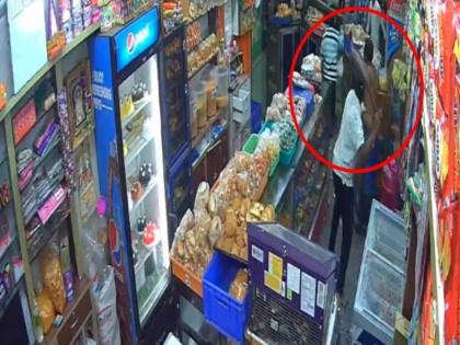 Video- A man was killed in a film style chase; Man hacked to death inside bakery in Karnataka's Koppal | Video: फिल्मी स्टाईल पाठलाग करून ७ जणांनी एकाची केली हत्या; CCTV पाहून अंगावर काटा येईल Video- A man was killed in a film style chase; Man hacked to death inside bakery in Karnataka's Koppal | Video: फिल्मी स्टाईल पाठलाग करून ७ जणांनी एकाची केली हत्या; CCTV पाहून अंगावर काटा येईल