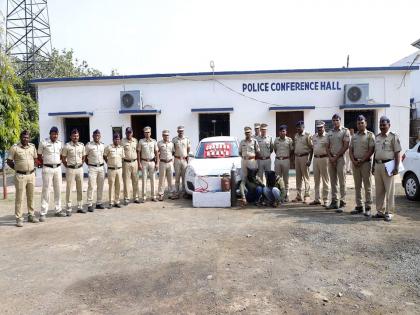 Police arrest two ATM thief from Uttar Pradesh | पोलिसांनी ब्लँकेटवरून लावला एटीएम फोडणाऱ्या टोळीचा छडा, उत्तर प्रदेशातून आवळल्या मुसक्या