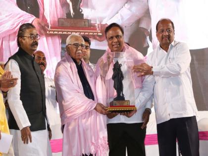 For Ram Naik, Padma Bhushan is the honor of a true Mumbaikar; Said that BJP MLA Ashish Shelar | राम नाईक यांना पद्मभूषण म्हणजे सच्च्या मुंबईकराचा सन्मान; आशिष शेलार यांचे मत