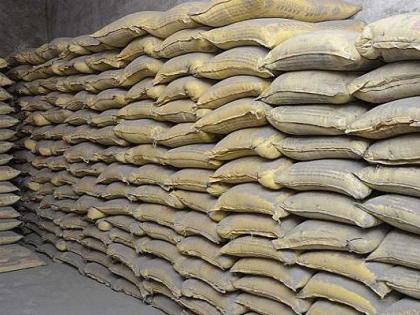 Cement prices increased by companies: 310 rupees bag whole sell | कंपन्यांनी साखळी करून वाढविले सिमेंटचे भाव : ठोकमध्ये ३१० रुपये पोते