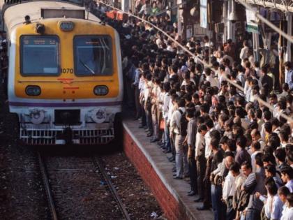 chances of accidents are predicted but the railway remains slow the warning was given by the mumbai rail pravasi sangh | अपघातांची शक्यता वर्तवली, तरी रेल्वे ढिम्मच; मुंबई रेल प्रवासी संघाने दिला होता इशारा