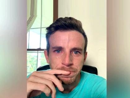 CEO of HyperSocial Braden Wallake cried out load on social media LinkedIn after sacking employees emotional photo post | CEO Emotional Post: कर्मचाऱ्यांना नोकरीवरून काढून टाकल्यावर कंपनीचा CEO ढसाढसा रडला, भावनिक पोस्ट केली शेअर