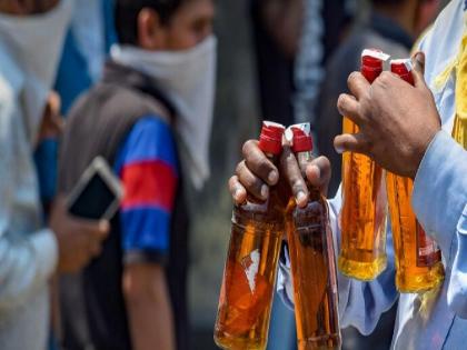 Drinking insecticide instead of alcohol, death during treatment | दारूऐवजी कीटकनाशक प्यायला, उपचारादरम्यान मृत्यू