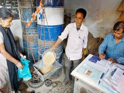 Criminal charges filed against three ration shopkeepers | तीन शिधावाटप दुकानदारांवर फौजदारी गुन्हे दाखल