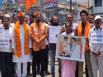 Protest by Thackeray group in Kolhapur against Minister Chandrakant Patil, demanding his resignation | मंत्री चंद्रकांत पाटील यांच्या निषेधार्थ कोल्हापुरात ठाकरे गटाचे आंदोलन, राजीनाम्याची मागणी