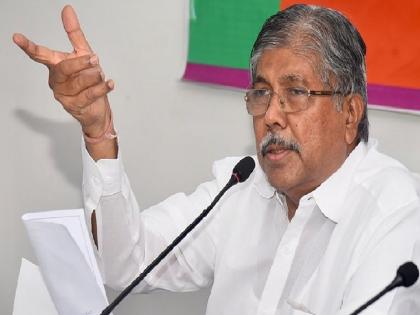 Chandrakant Patil criticizes the government over the Supreme Court's decision to suspend 12 BJP MLAs | कृत्रिम बहुमताच्या आधारे मिळवलेली सत्ता आघाडीच्या नेत्यांच्या डोक्यात चढली : चंद्रकांत पाटील 