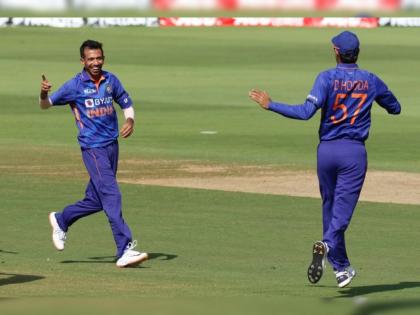 IND vs WI, 1st ODI Live Updates : India need 177 runs to win the first ODI against West Indies - the spin duo did the magic - 4 wickets for Chahal and 3 wickets for Sundar | IND vs WI, 1st ODI Live Updates : रोहित शर्माच्या नेतृत्वाने कमाल केली, योग्य रणनीती आखताना वेस्ट इंडिजची कोंडी केली 