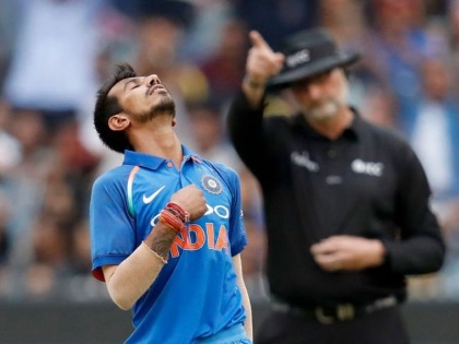 India vs Australia 3rd ODI: Virender Sehwag's tweet on yuzvendra chahal performance against australia | India vs Australia 3rd ODI : चहलच्या विक्रमी कामगिरीवर सेहवागचे धमाकेदार ट्विट....