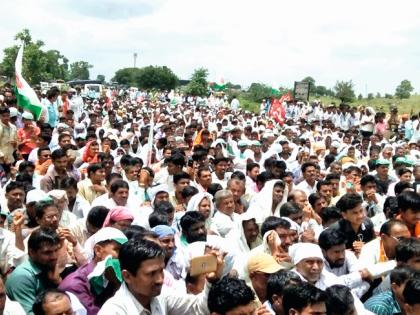 'Chakka Jam' on the National Highway! | राष्ट्रीय महामार्गावर ‘चक्का जाम’!