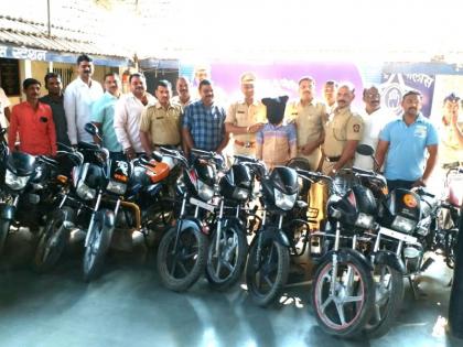 11 motorcycle seized | ११ मोटार सायकली जप्त