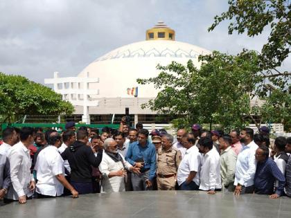 Plantation of bodhi tree branch in Nashik; | नाशिकमध्ये बोधीवृक्षाच्या फांदीचे होणार रोपण; छगन भुजबळ यांनी बुद्धस्मारकाची केली पाहणी