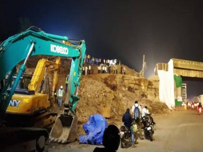 chandni chowk bridge finally demolished in pune and traffic diverted from other route | Chandni Chowk Bridge: चांदणी चौकातील पूल पाडण्यासाठी जय्यत तयारी; ३०० पोलीस, अग्निशमन दल तैनात