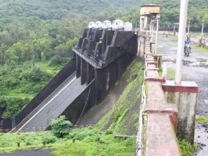 Curved gates of Chandoli dam closed, Warna river water level reduced | चांदोली धरणाचे वक्राकार दरवाजे बंद, वारणा नदीच्या पाणी पातळीत घट