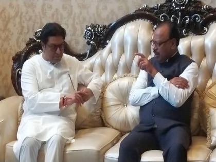 Raj Thackeray meets BJP State President Chandrashekhar Bawankule at his home in nagpur | राज ठाकरे चंद्रशेखर बावनकुळेंच्या भेटीला; बैठकांचा सिलसिला, चर्चांना उधाण